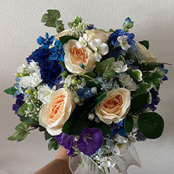 スリフトアーティフィシャルフラワー(造花)ブライダルブーケ